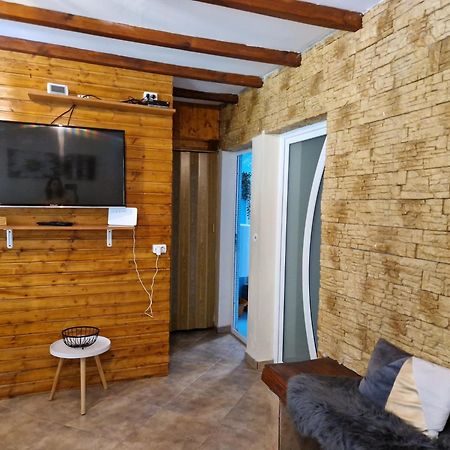 Arpaşu de Sus Casa Adaヴィラ エクステリア 写真